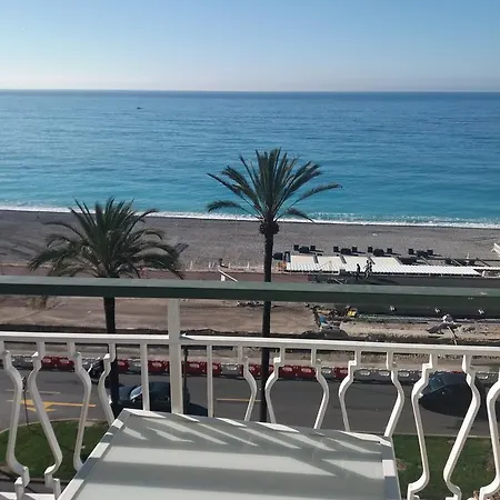 Le Roy Soleil Apartment *